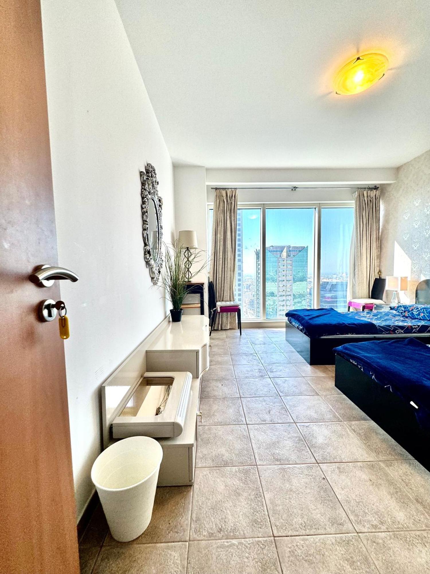 Appartamento Travelers Backpackers Dubai Esterno foto
