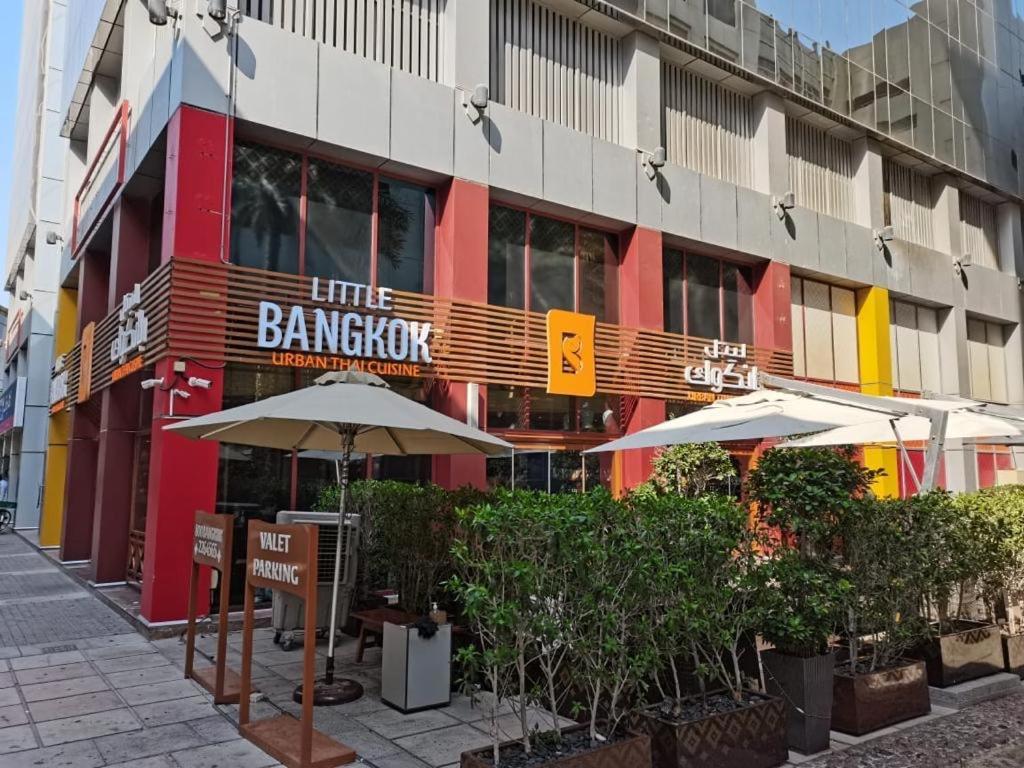 Appartamento Travelers Backpackers Dubai Esterno foto