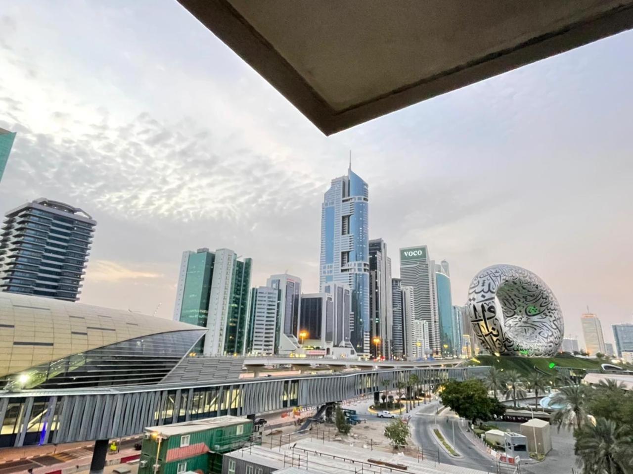 Appartamento Travelers Backpackers Dubai Esterno foto