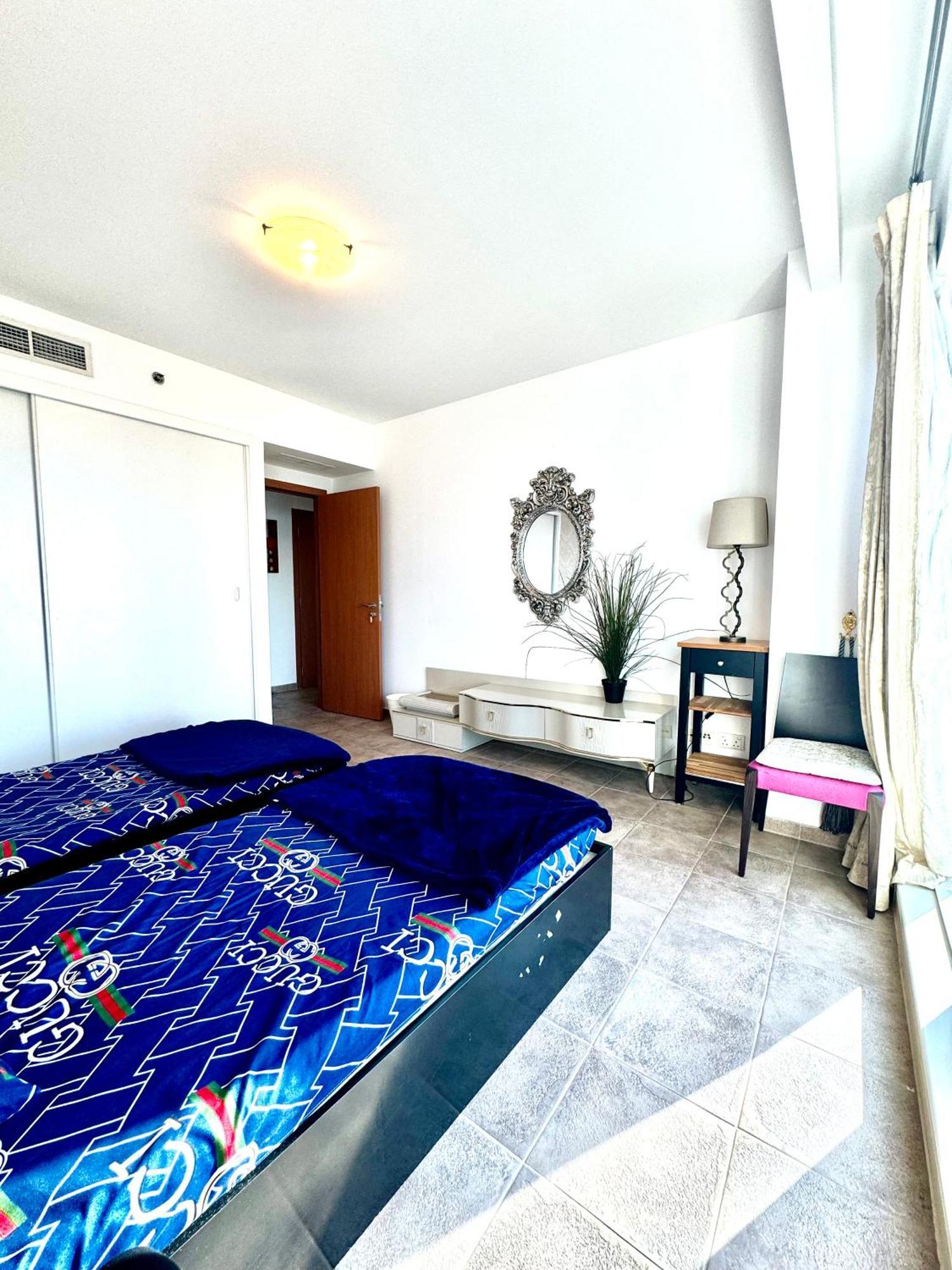 Appartamento Travelers Backpackers Dubai Esterno foto