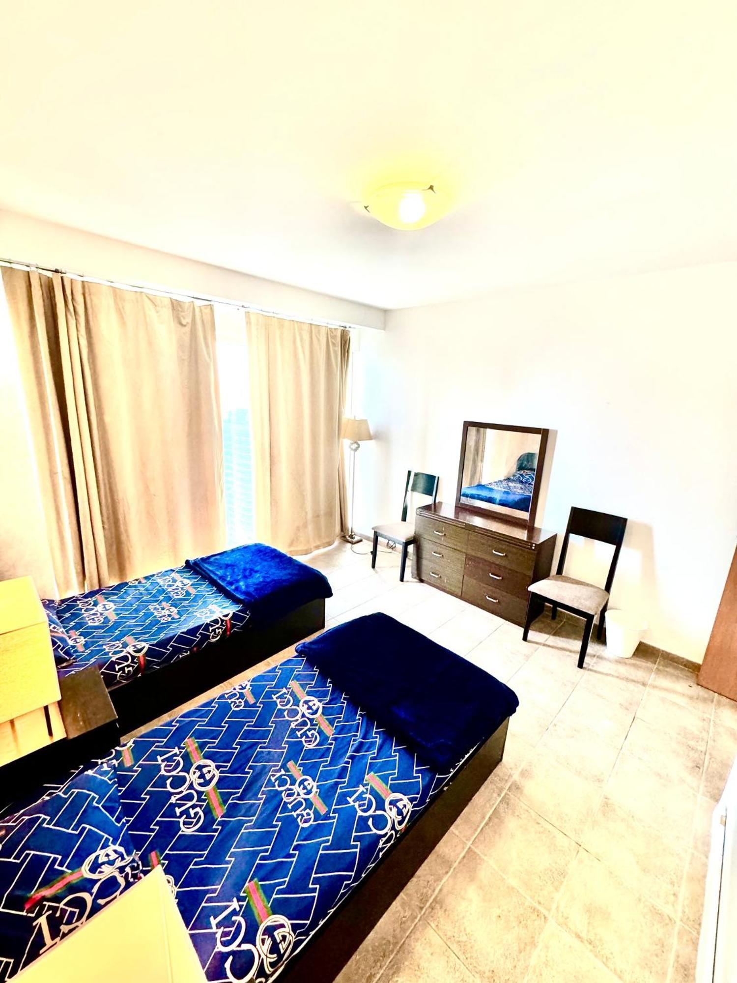 Appartamento Travelers Backpackers Dubai Esterno foto