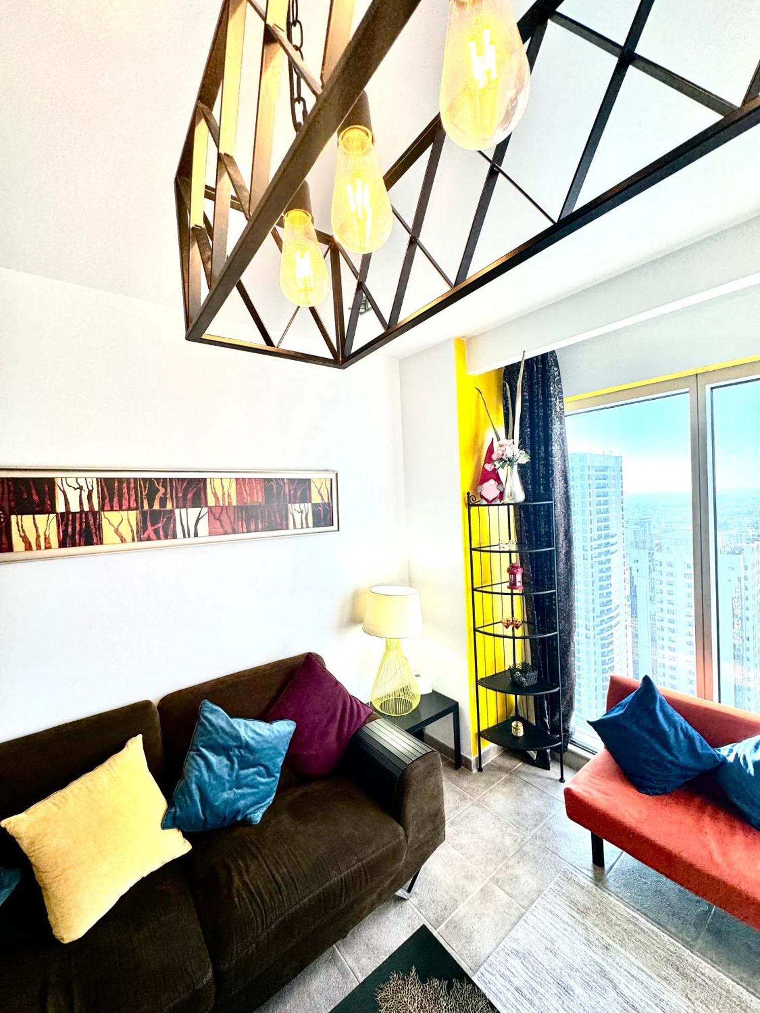 Appartamento Travelers Backpackers Dubai Esterno foto
