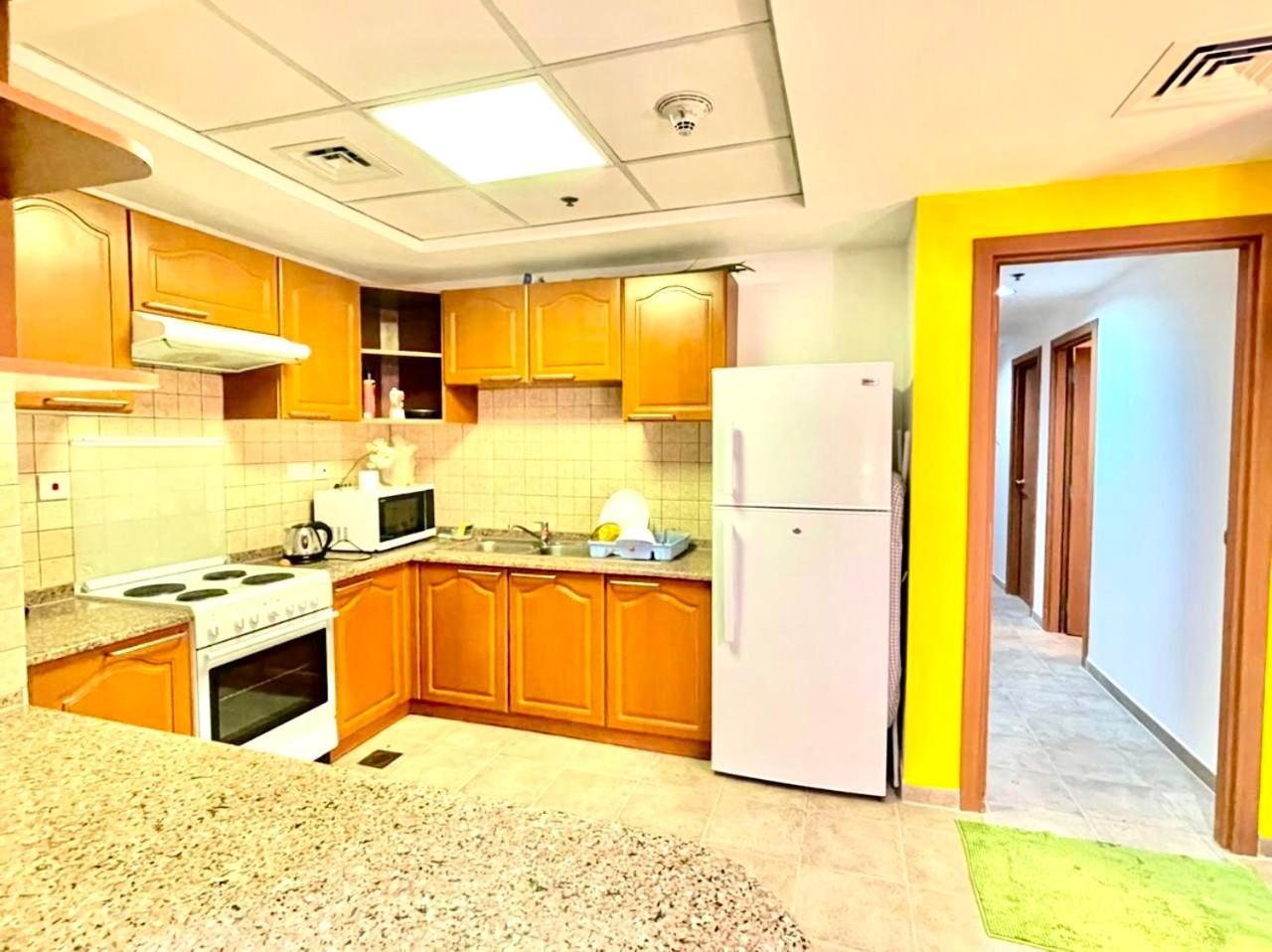 Appartamento Travelers Backpackers Dubai Esterno foto