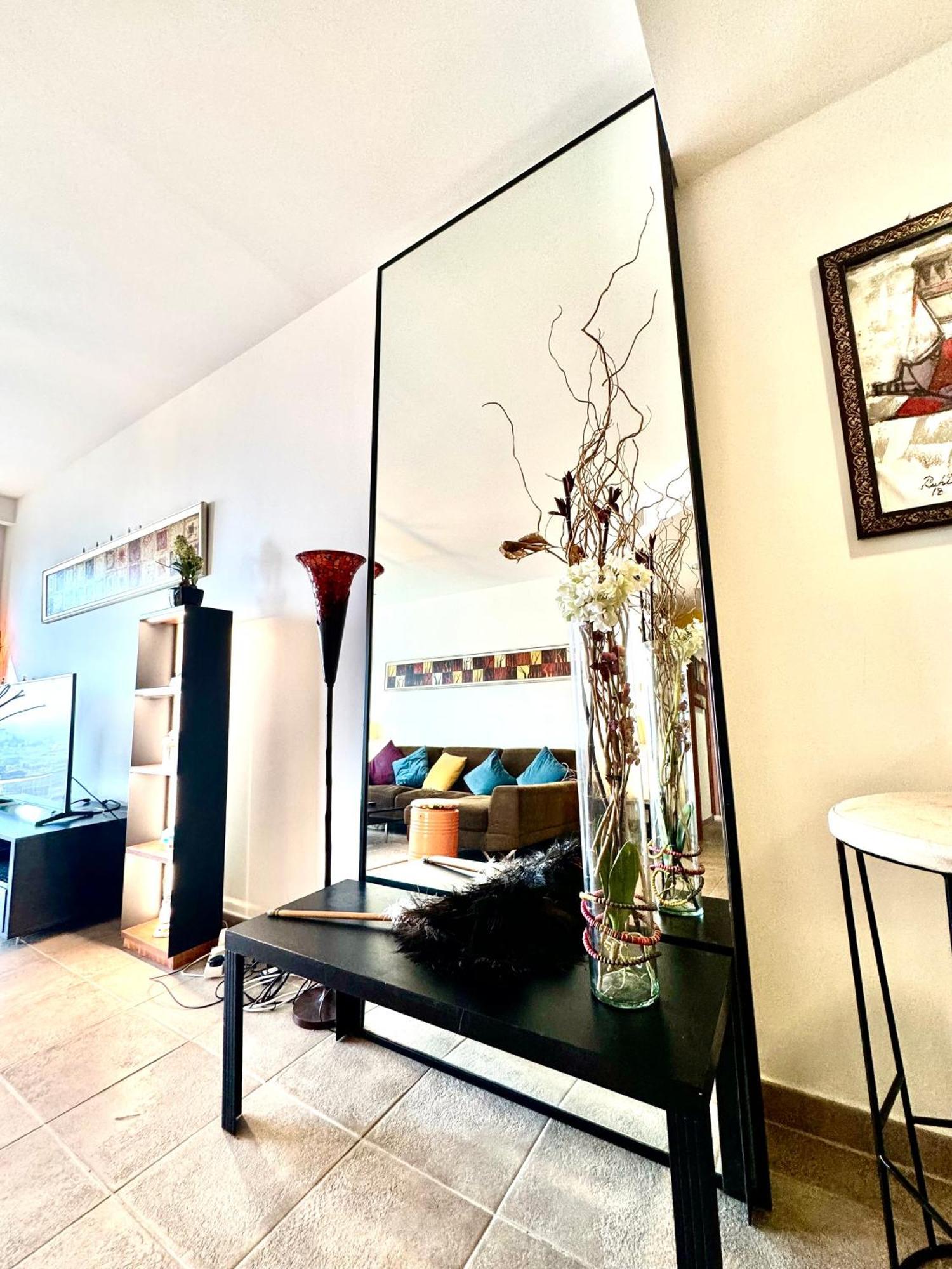 Appartamento Travelers Backpackers Dubai Esterno foto