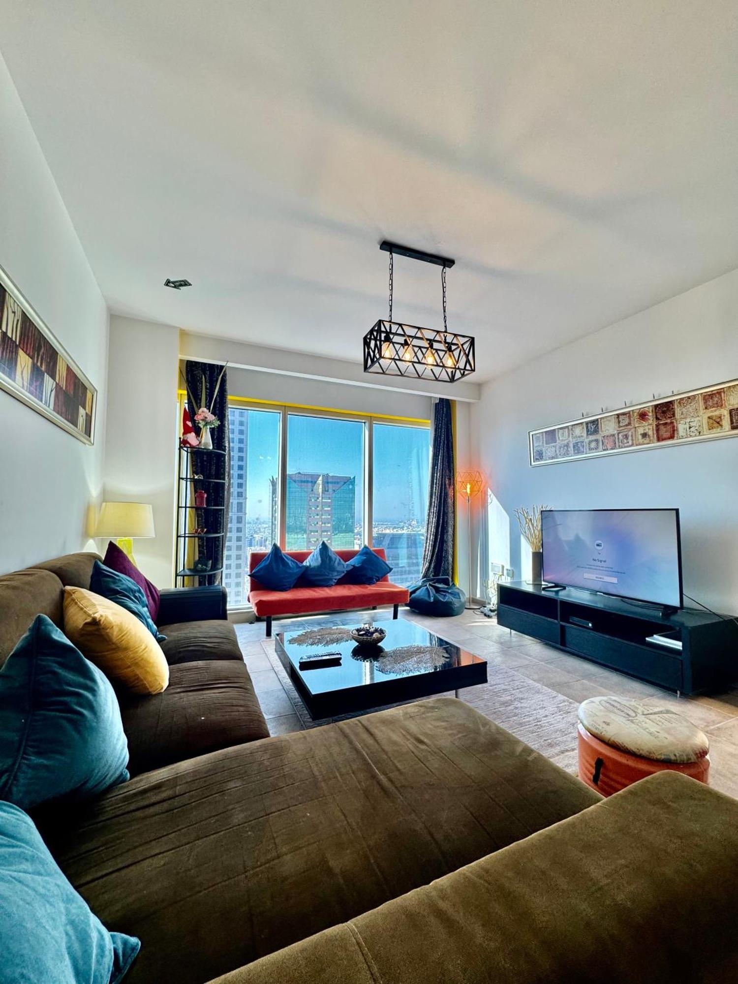 Appartamento Travelers Backpackers Dubai Esterno foto