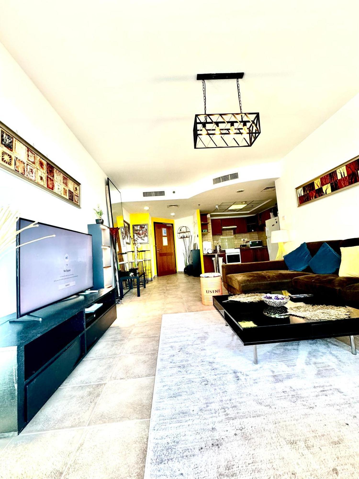 Appartamento Travelers Backpackers Dubai Esterno foto